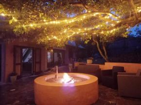 Milky Way: Home with large garden, firepit & stars